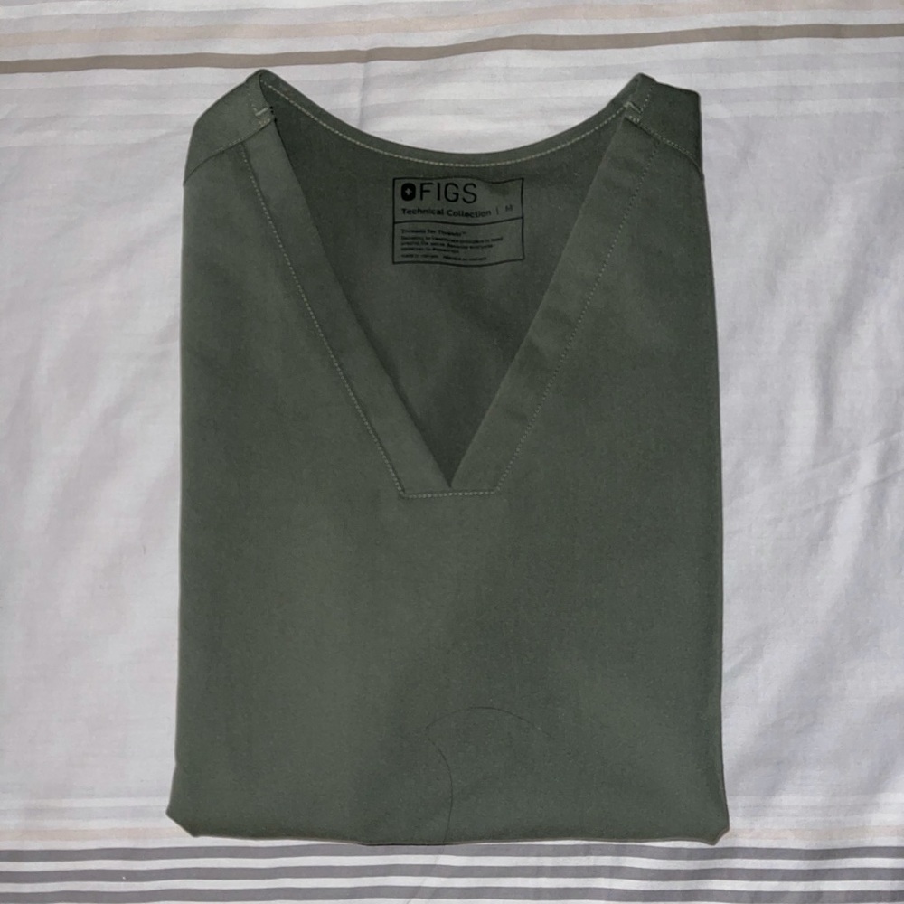 FIGS Scrub Top - Moss
